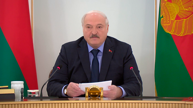 Лукашенко: страда – это наш продовольственный фронт. Лучше на этом фронте воевать, чем на горячем