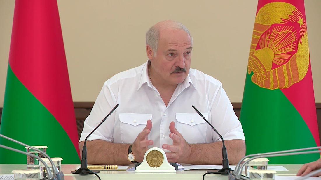 «Проверенным путём идут: объявление автокефалии». О чём Президент говорил с представителями БПЦ в Жировичах?