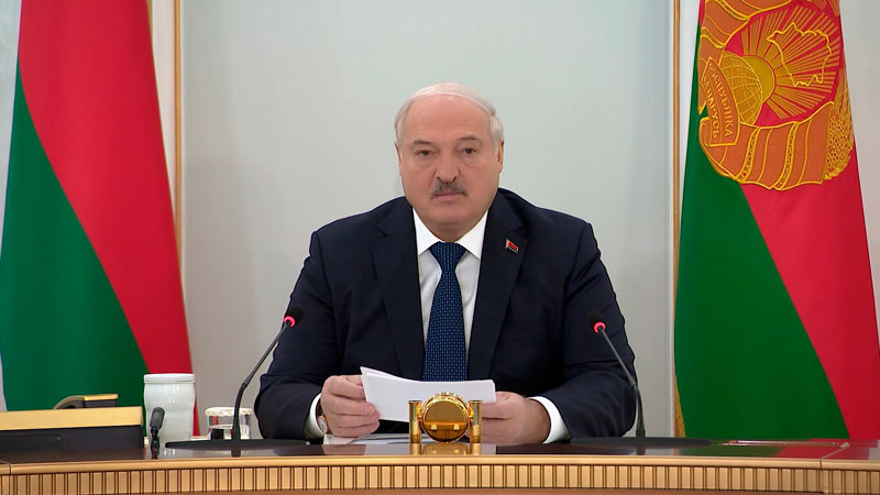 Лукашенко: Мы вернулись во времена, когда военная сила стала главным аргументом