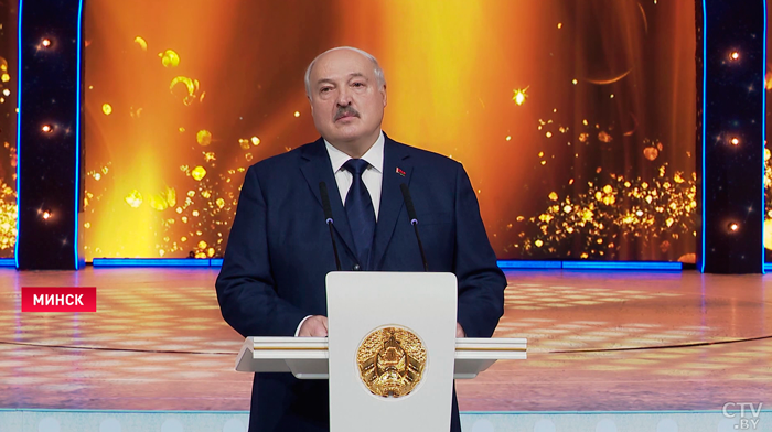 Лукашенко: «В мире очень неспокойно, но мы должны сделать всё, чтобы на душе у белорусов было светло»-4