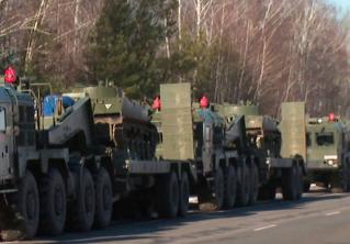 Более 300 единиц техники военные передислоцировали с Осиповичского полигона под Гомель 