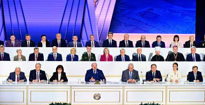 Лукашенко заявил, что реальный риск для Беларуси создает горячая точка в Украине