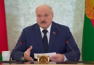 Лукашенко: пришло время усилить Конституцию положениями, которые будут обеспечивать развитие Беларуси в условиях новых вызовов