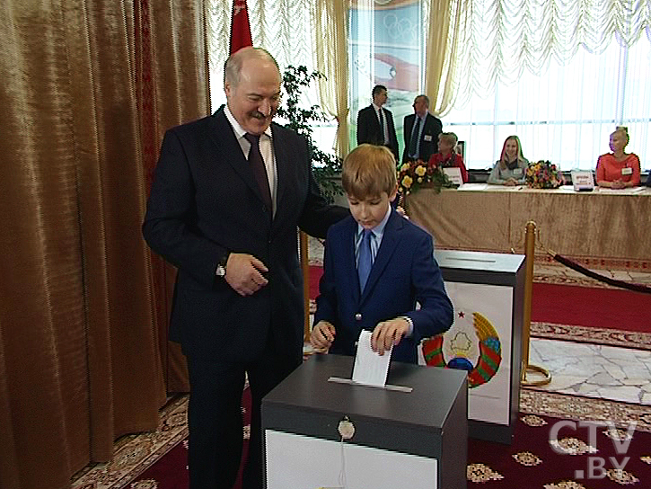 Александр Лукашенко проголосовал на выборах депутатов в Беларуси