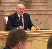 Александр Лукашенко: посмотрите, как Россия поступила. Закрылась от импорта. Это что, правильно? Да плевать, пандемия всё спишет
