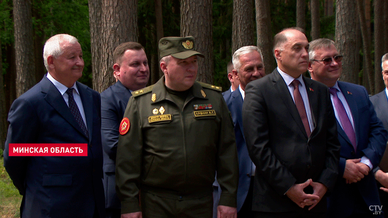 «Вы не волнуйтесь, я ещё жив и жить буду». Президент развенчал фейки о своём здоровье-10