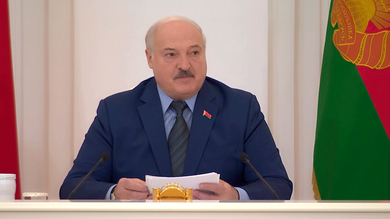 Президент о кадровой политике: если я пройдусь по этому вопросу – многие с портфелями расстанутся