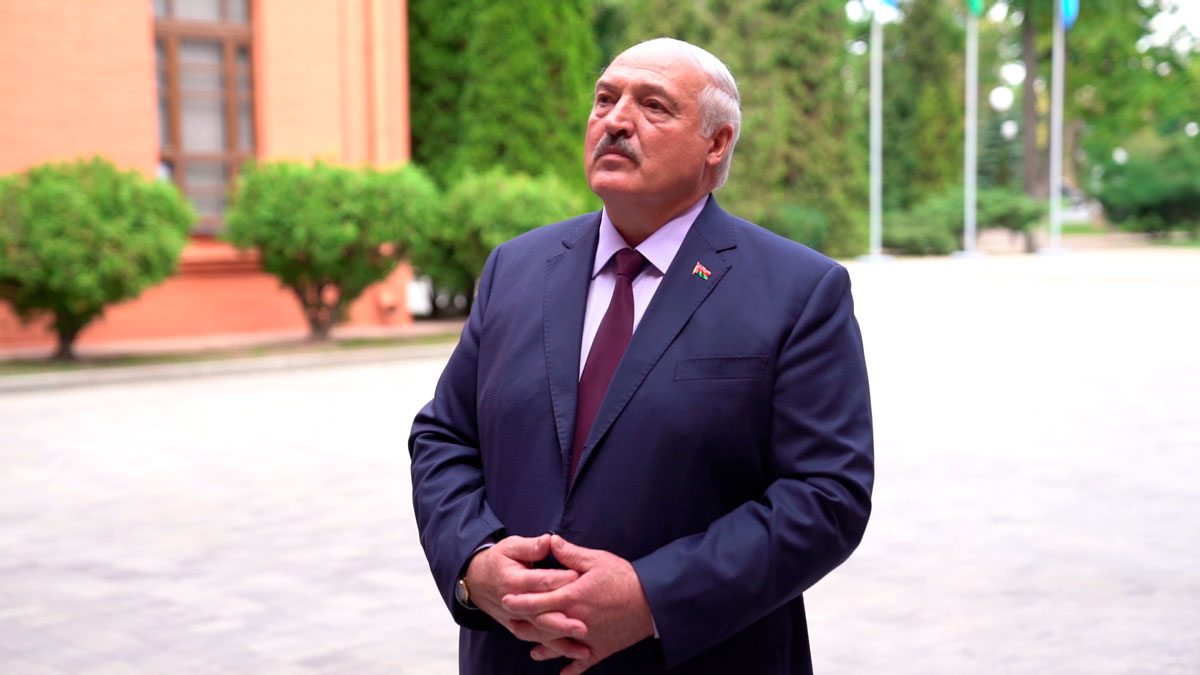 Президент Беларуси: мы воевать за Европу и рвать на себе одежду не будем