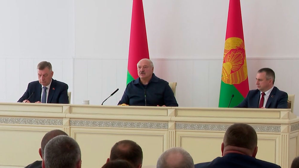 Президент: я не просто сюда ядерное оружие тащу, надо чтобы смотреть боялись в нашу сторону