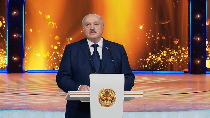 «Идём по тонкому льду». Какие сюрпризы готовит 2024-й? Инсайды от Президента