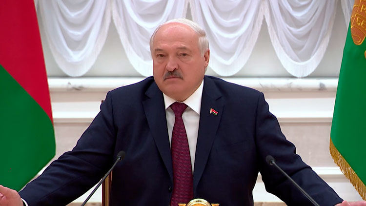 Президент Беларуси: к нам забрасывают не просто шпионов, а уже агентов-террористов!