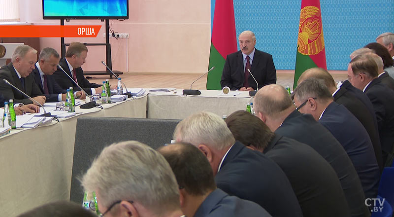 Александр Лукашенко требует внести предложения по заменам в руководстве правительства-10