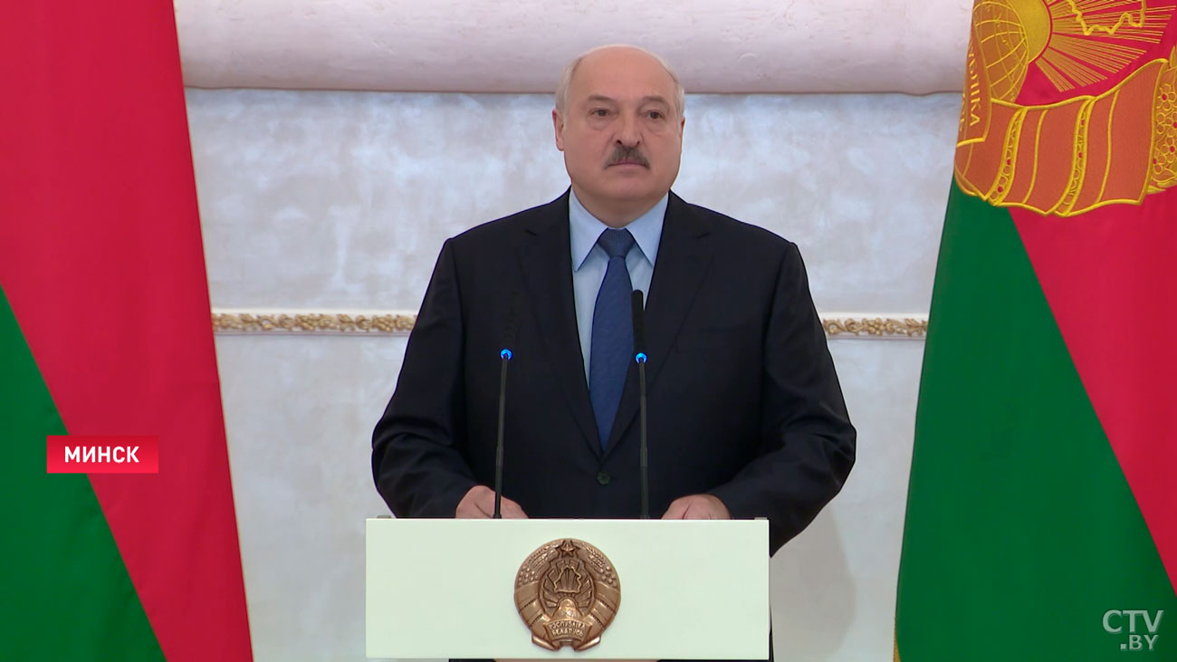 Лукашенко: миллиарды долларов на оружие легко находят, а на то, чтобы спасти от голода миллионы людей, денег нет-4