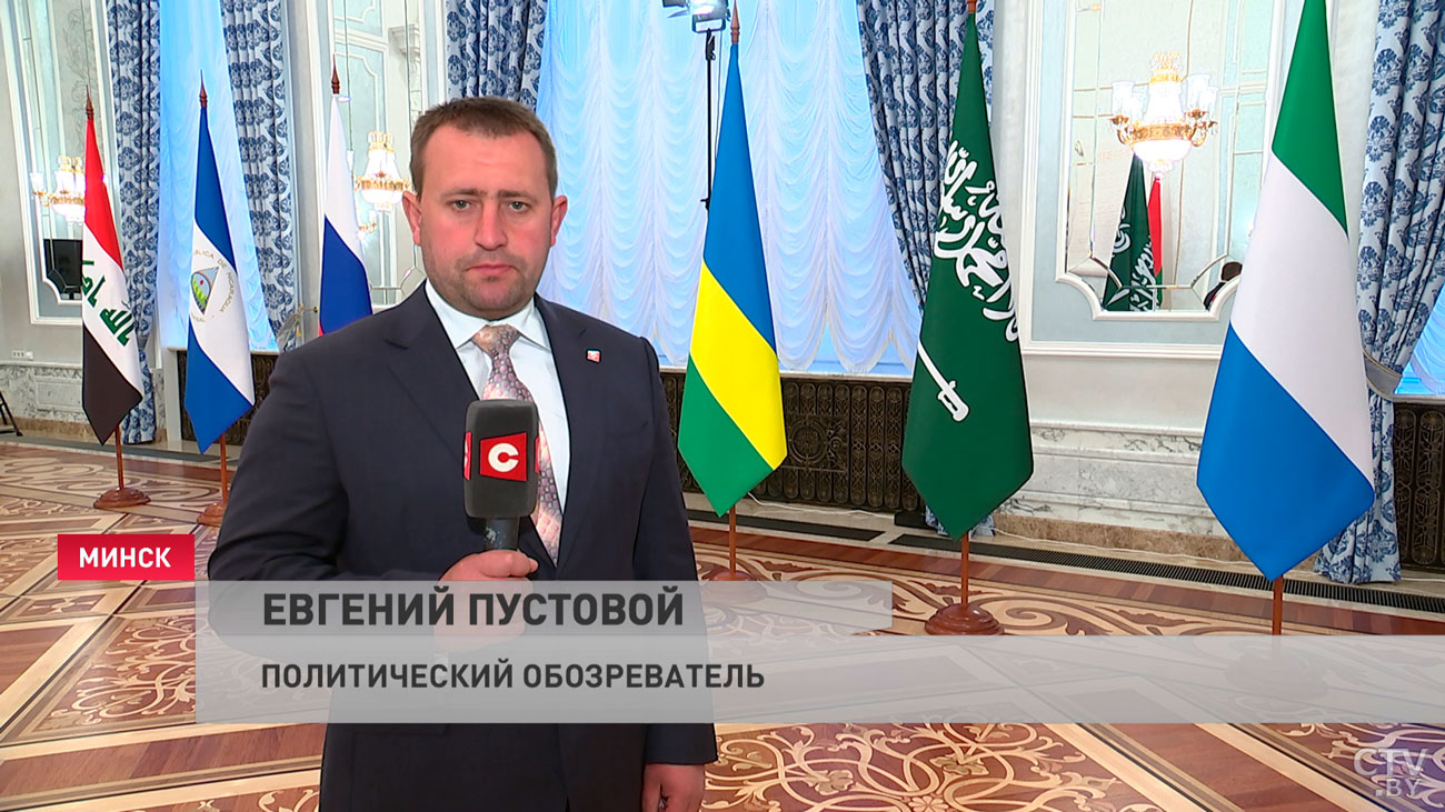 ​«Мы всегда настроены на диалог, но он должен быть уважительным». Как прошла встреча Александра Лукашенко с послами 6 стран?-11