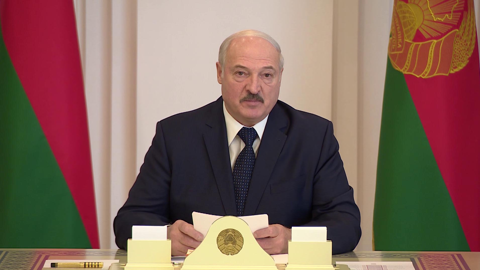 Александр Лукашенко: карантин, комендантский час и прочее. Слушайте, это проще всего – это мы сделаем в течение суток. Но жрать что будем?