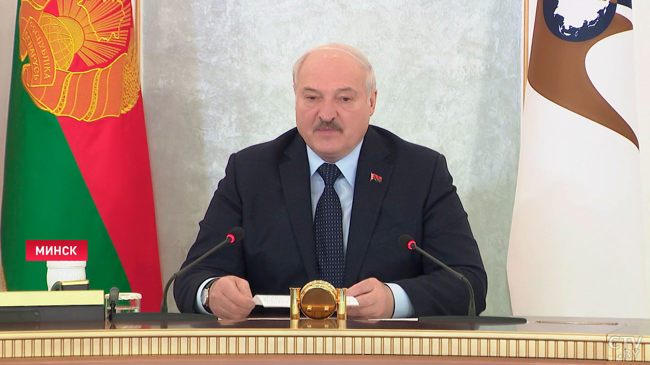 Лукашенко: нам удалось купировать проблемы на валютно-финансовом рынке, но санкционный прессинг усиливается-1