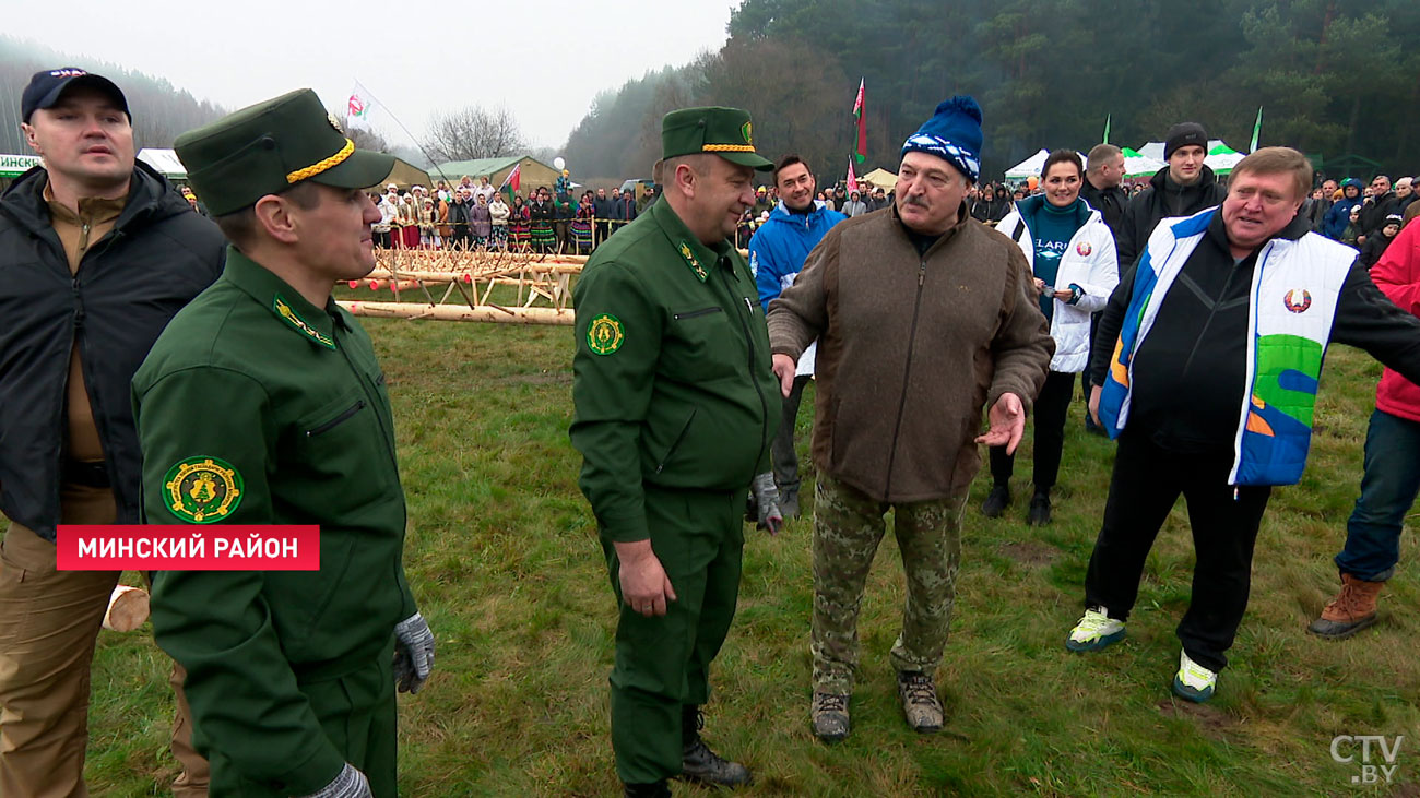 Лукашенко: латышей, литовцев и поляков – к нам, пусть рубят на дрова сами-16