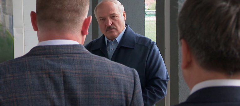 Лукашенко о проигрыше на отборе на ЧМ по футболу: «Они же вышли отдохнуть. Мне стыдно на них было смотреть»