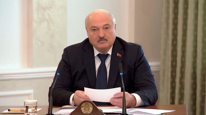 Лукашенко: Церковь должна сделать шаг навстречу простому человеку