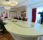 Президент Беларуси: главное для нас сегодня – лечение людей. Я очень серьёзно контролирую эти процессы