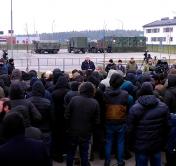Весь лагерь до сих пор под большим впечатлением. Беженцы смогли лично задать вопросы Александру Лукашенко Весь лагерь до сих пор под большим впечатлением. Беженцы смогли лично задать вопросы Александру Лукашенко