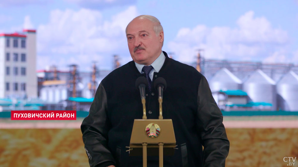 Лукашенко: «Если будете рожать, будут и детские сады. Желательно трое»-4