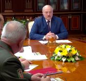 Александр Лукашенко: ни одна нога на территорию Беларуси с сопредельной стороны ступить не должна. Закройте каждый метр границы