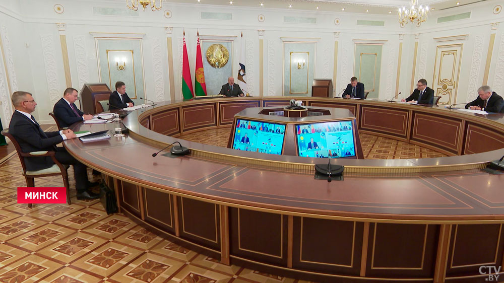 Петришенко рассказал о решении лидеров ЕАЭС утвердить соглашение о навигационных пломбах. Что изменится?-1