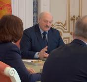 «Как Президент я хотел бы видеть в политических партиях, если это возможно при многопартийности, кузницу кадров» «Как Президент я хотел бы видеть в политических партиях, если это возможно при многопартийности, кузницу кадров»