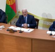 «В канун президентских выборов разве может действующий Президент себе позволить уменьшать заработную плату для тех, на кого он в основном опирается?»