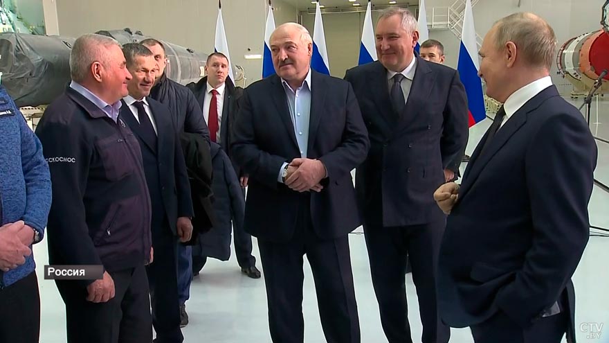 «Все двери и окна никому захлопнуть не удастся». О чём говорили президенты Беларуси и России при посещении сверхсекретного объекта?-19 «Все двери и окна никому захлопнуть не удастся». О чём говорили президенты Беларуси и России при посещении сверхсекретного объекта?-19