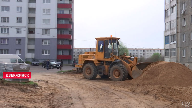 ЖКХ и местные жители провели совместный ремонт двора в Дзержинске – как это было и что получилось?-1