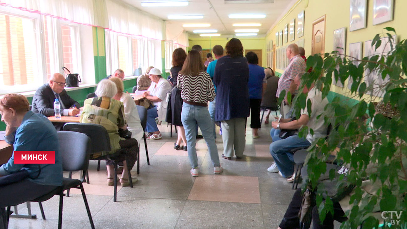 Более 40 человек пришли на личный приём к главе администрации Фрунзенского района-7