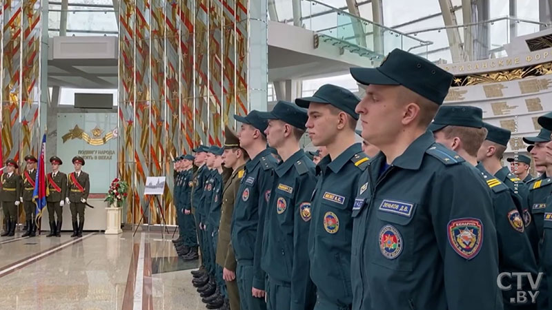 В Минске 100 будущих спасателей приняли присягу-1