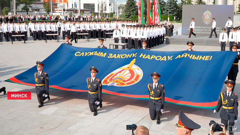 Курсанты милицейских вузов страны присягнули на верность Родине-10