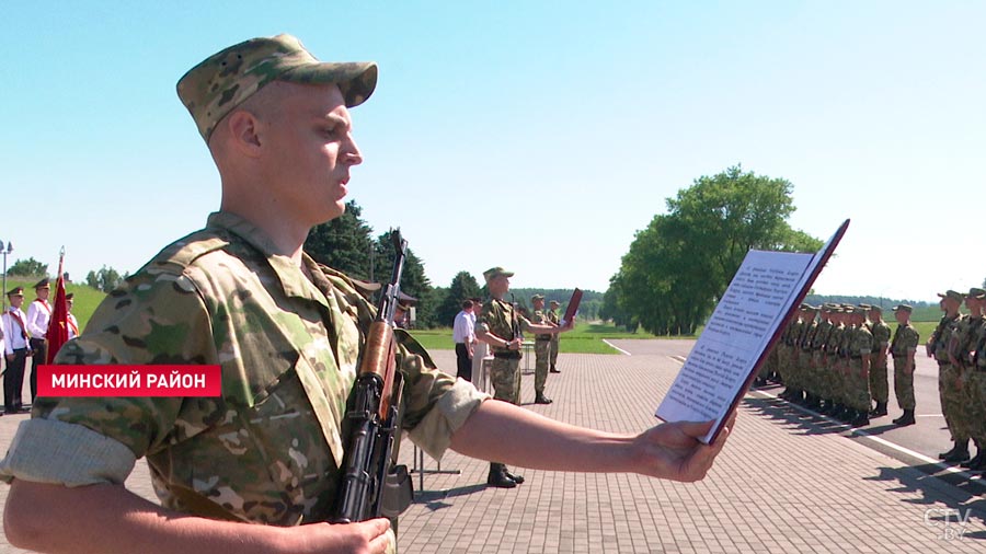 «Это очень волнительный день». Солдаты внутренних войск принесли клятву у Кургана Славы-4