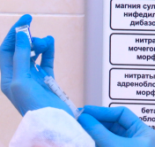Минздрав: начинается вакцинация от коронавируса медработников Беларуси