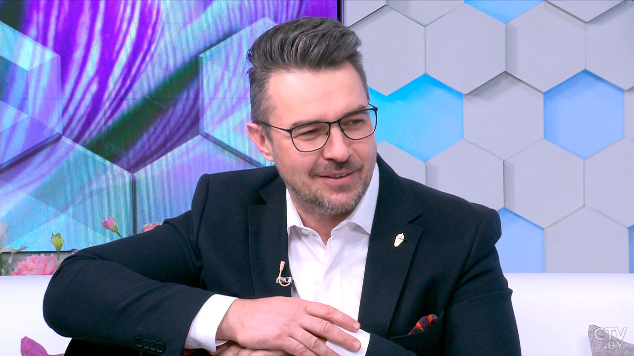О чём стоит сказать сыну накануне и как выбрать подарок любимой? Про 8 Марта поговорили с белорусским артистом-4