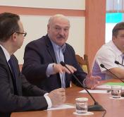 Александр Лукашенко: приехали два банкира из России и один крупный наш бизнесмен с предложением организовать производство вакцины