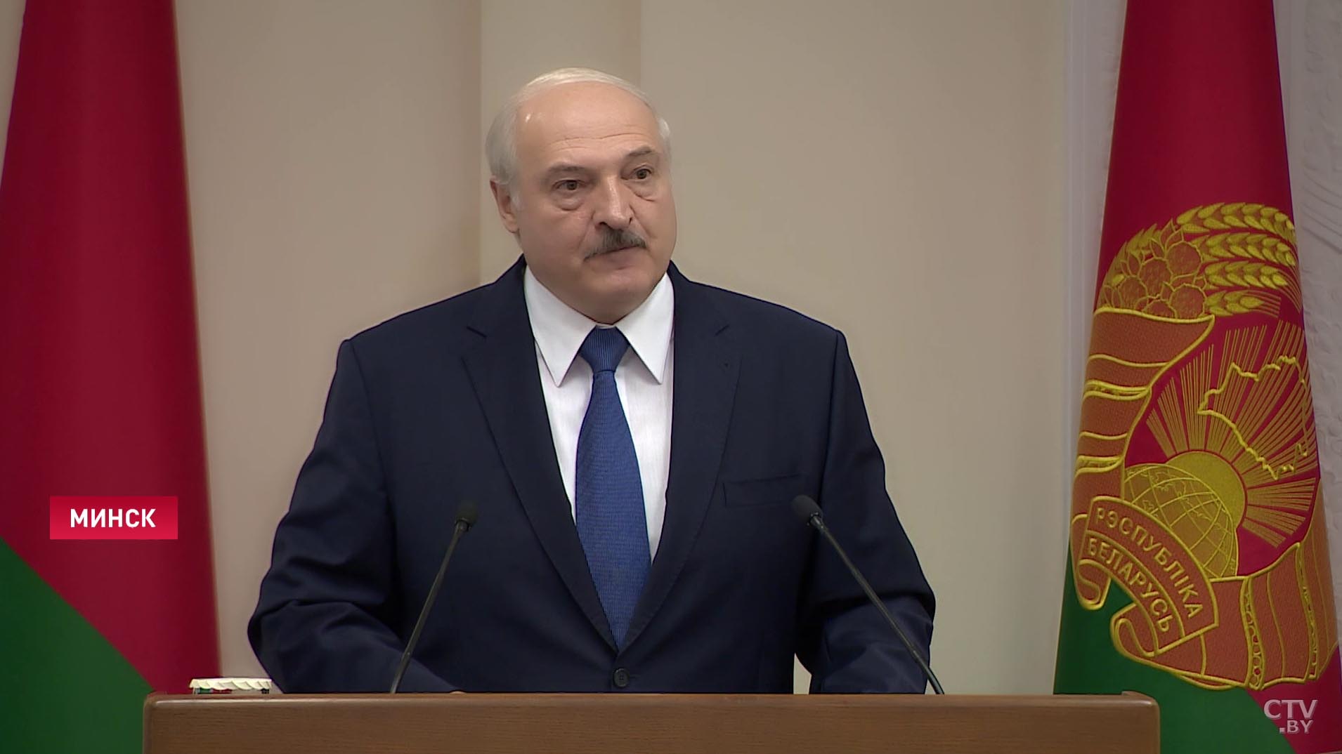 Александр Лукашенко о детях на акциях протеста: «Не дай бог какая-то провокация – и будет как в этом переходе»-1