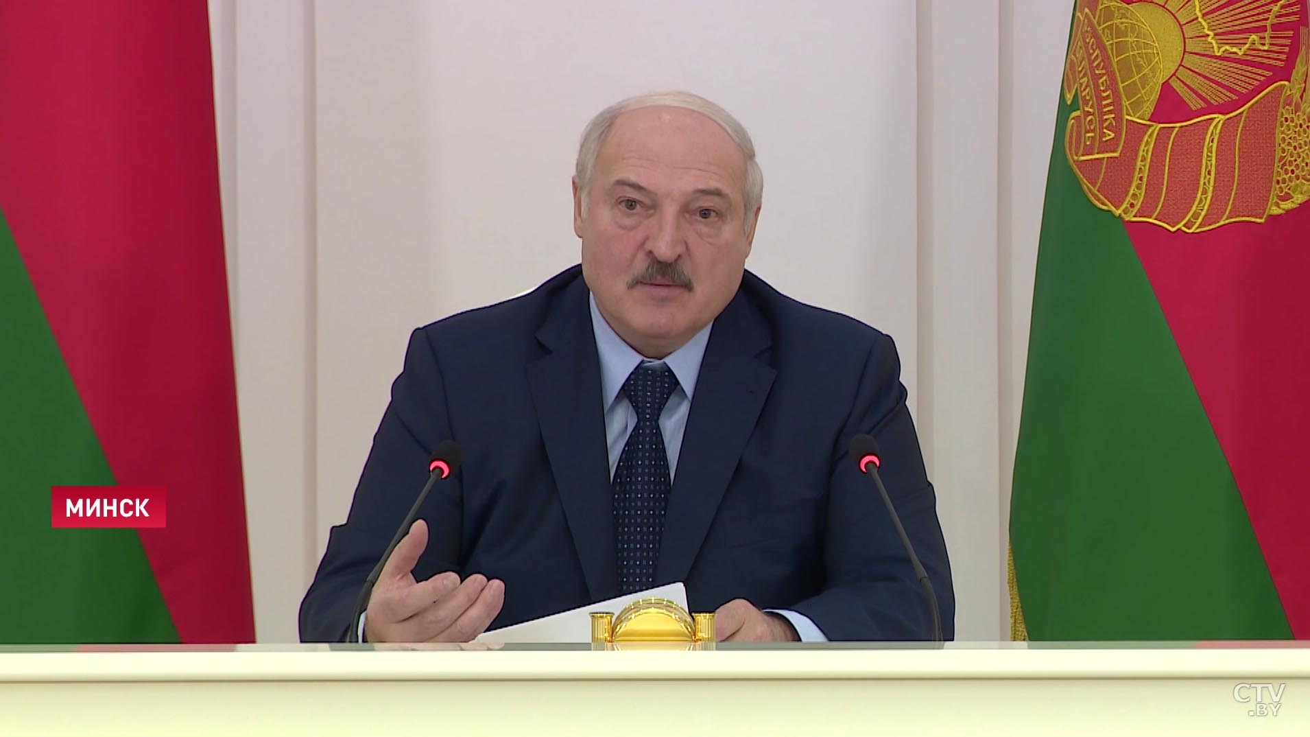 Александр Лукашенко о реформе Конституции: диалоговые площадки должны быть, грубо говоря, опущены как можно ниже к народу-1