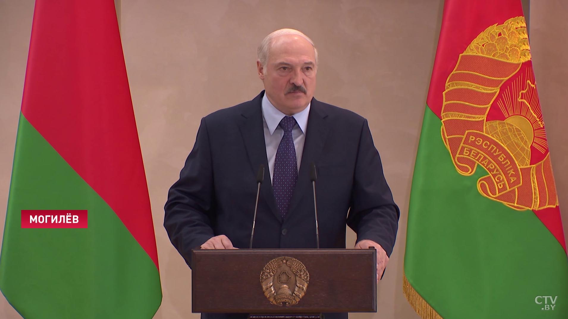 Александр Лукашенко о «второй волне»: всё, о чём тут говорят, критикуют меня и ещё кого-то – это блеф. Никто не знает, что будет завтра-4