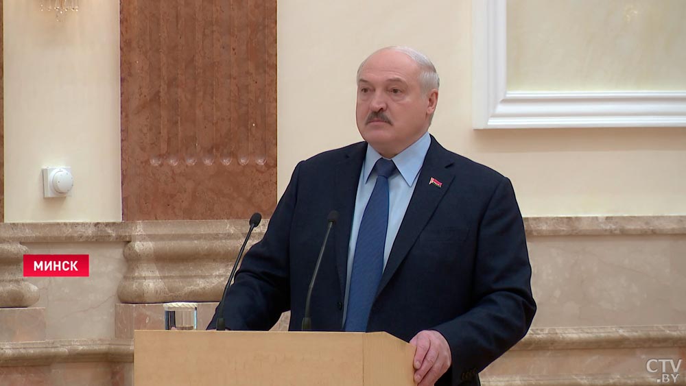 Лукашенко о встрече украинской и российской делегации: «Переговорщики просто молодцы. Они просто красавцы»-1