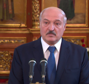 Александр Лукашенко: скажите, как можно спасти человека под 80, когда он не обратился к врачу при первых симптомах заболевания? Александр Лукашенко: скажите, как можно спасти человека под 80, когда он не обратился к врачу при первых симптомах заболевания?