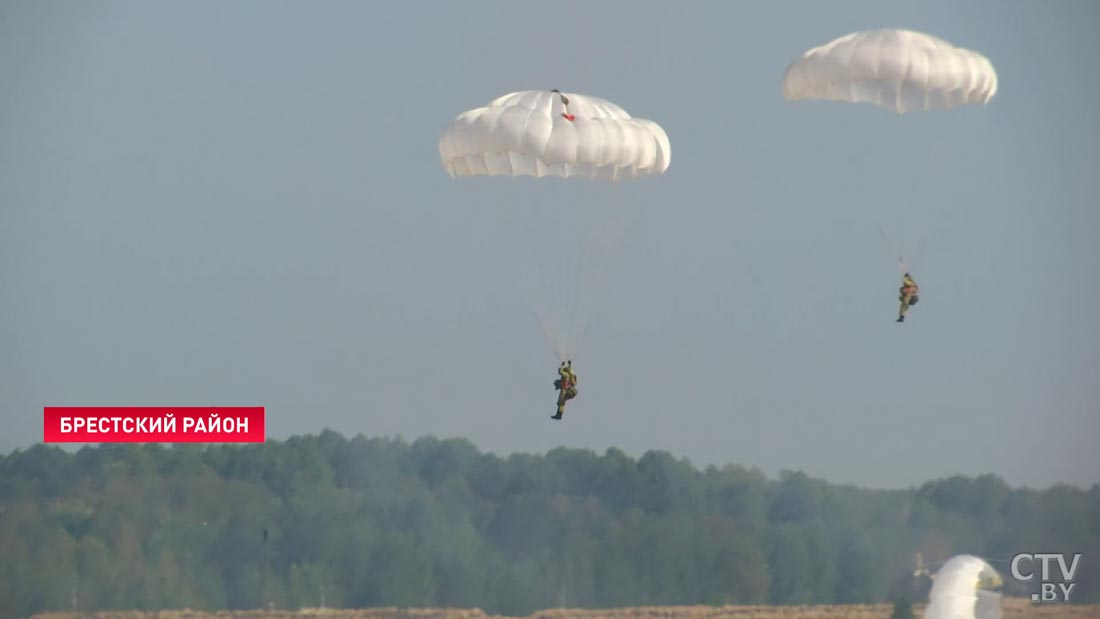 Самое массовое за историю Беларуси десантирование личного состава и техники. Как проходит второй этап «Славянского братства»?-1