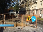В Минска 16 сентября бил фонтан горячей воды — на улице Золотая горка прорвало трубу