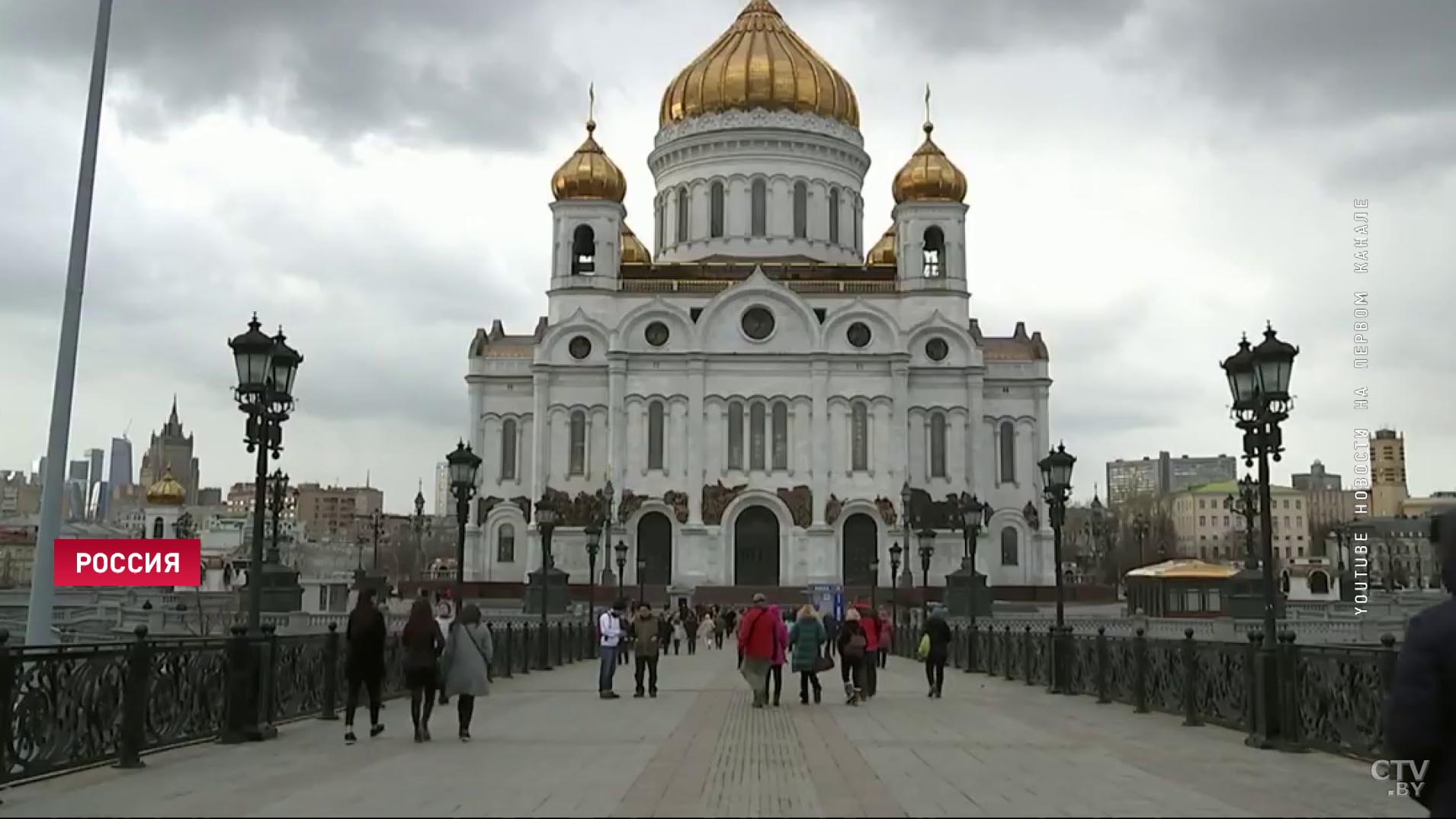 В Москве в храме Христа Спасителя прощаются с Юрием Лужковым-6