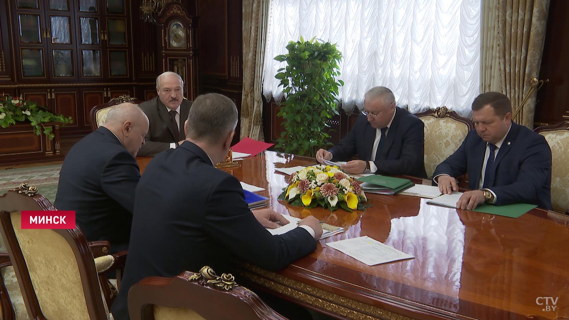 Президент Беларуси: лес – наше богатство, но к этому богатству мы относимся порой безобразно-16