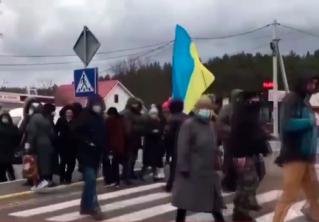 В Украине демонстранты перекрыли автомобильную трассу из-за растущих цен на коммуналку