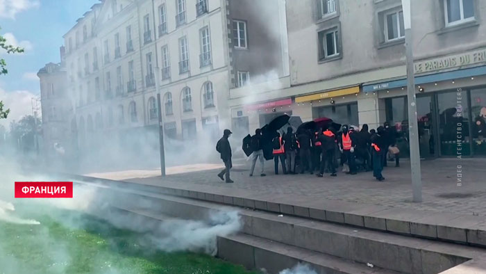 Слышны взрывы. Во Франции 1 мая проходят масштабные акции протеста-1